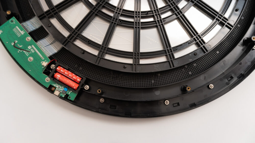 ダーツライブホームを分解するためにはPH0ドライバーが必要