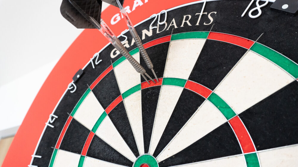 スティールダーツボード